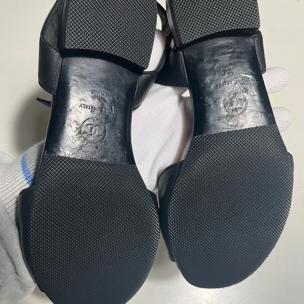 Sold Taking offers! CHANEL Black Knot-Detail Slingback Sandals